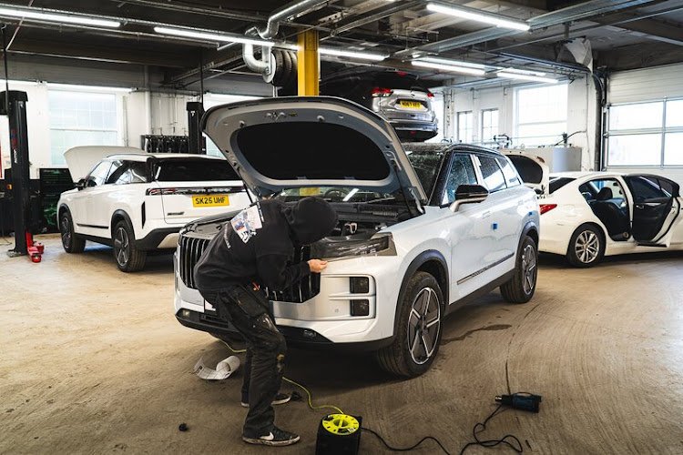 East Coast Customs - Vehicle Wraps, Tints & Lighting - car wrapping services